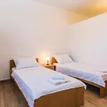Holiday home Six-Bedroom Holiday Home In Donje Rastane