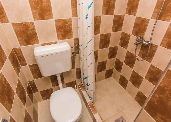 Дом отдыха Six-Bedroom Holiday Home In Donje Rastane Donje Rastane